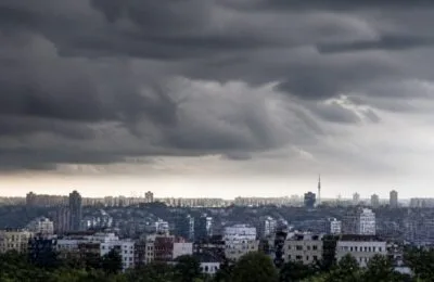 Bucureștiul sub cod portocaliu de caniculă și avertizare de furtuni violente